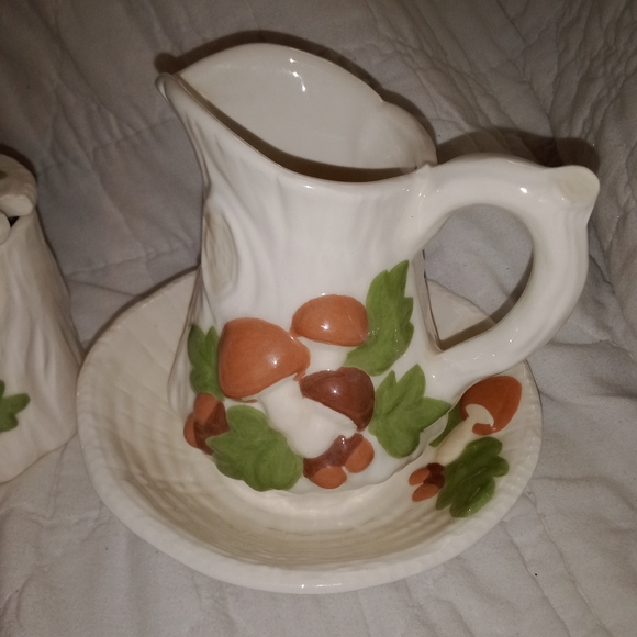 Vintage Mushrooms Creamer And Suger Dish 1981 Folk Art Wood Design Acorns - Picture 3 of 12